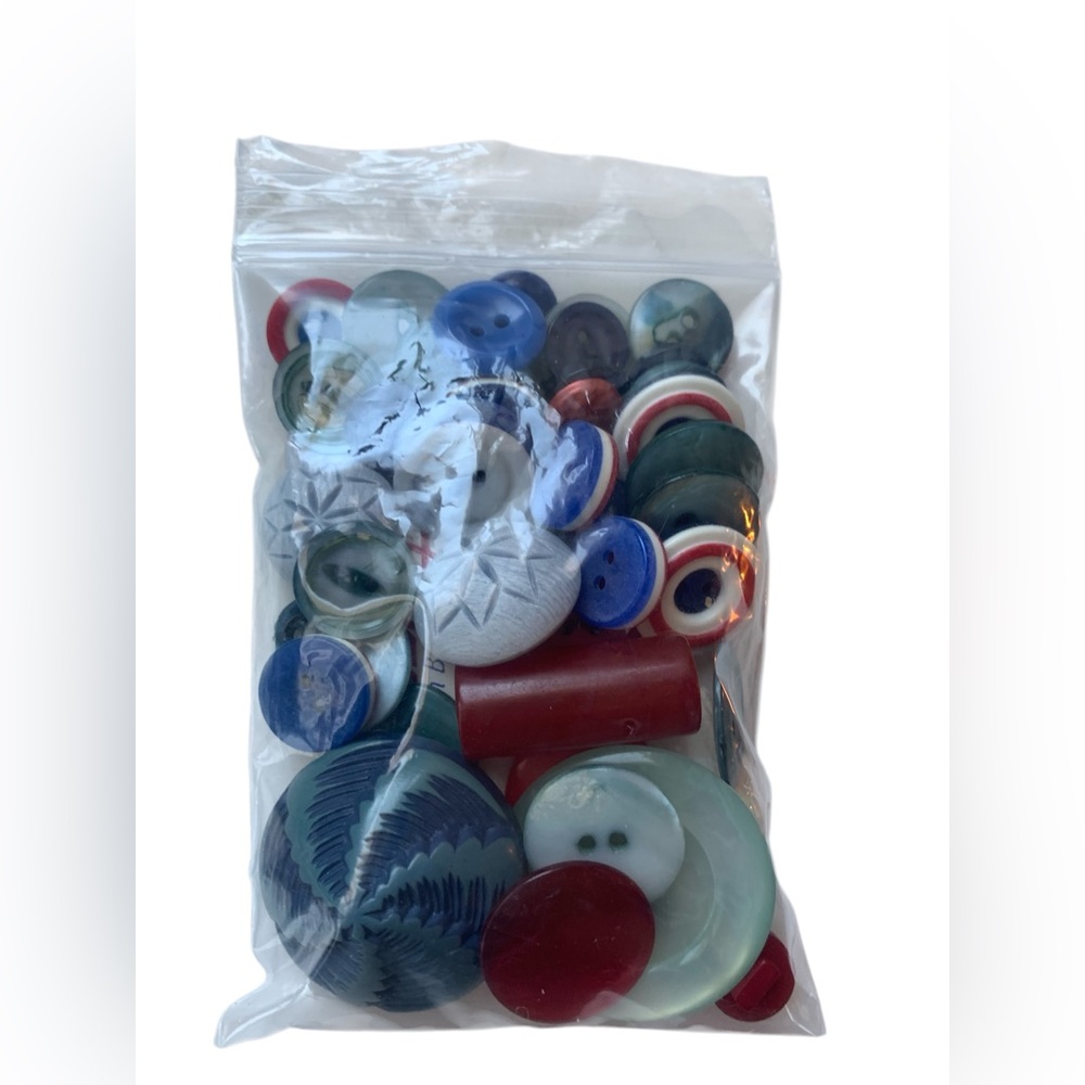 Lot of Assorted Vintage Blue Red Buttons Sewing Crafting Art - Picture 2 of 2